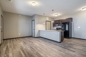 Building Photo - North Pointe Villas