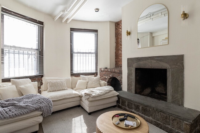 Photo - 54 Saint Stephen St Apartments