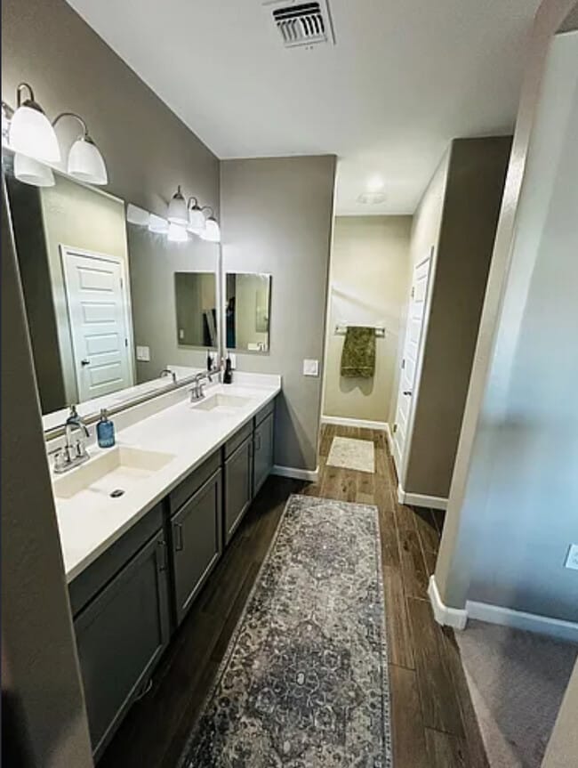 Foto del edificio - 12028 W Levi Dr