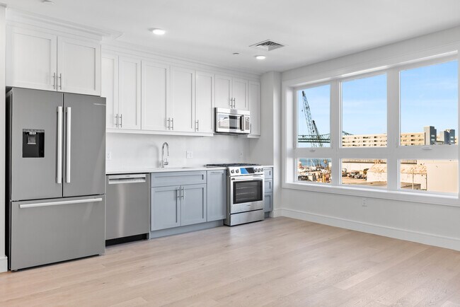 Building Photo - 301 Border St