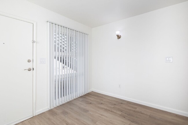 Foto del edificio - OPEN HOUSE: 11/1 9AM-6PM ~ Charming 1 Bedr...