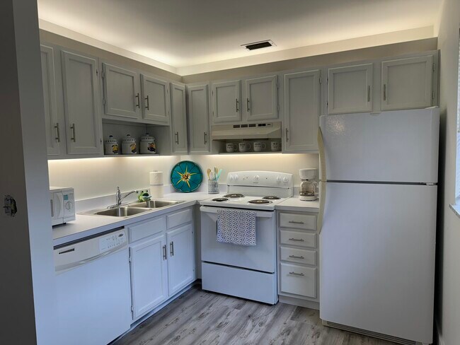 Foto del edificio - 48 Woodland Dr