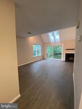 Building Photo - 345 Cashel Ct