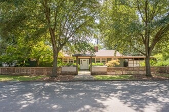 Building Photo - 223 Edgefield Ave NW