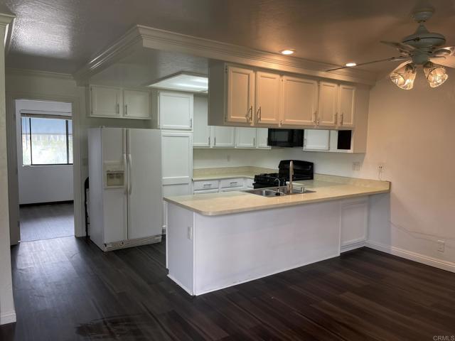 Building Photo - 25980 Kornblum Dr
