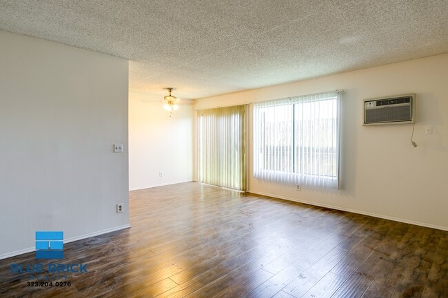 Building Photo - 5452 Corteen Pl