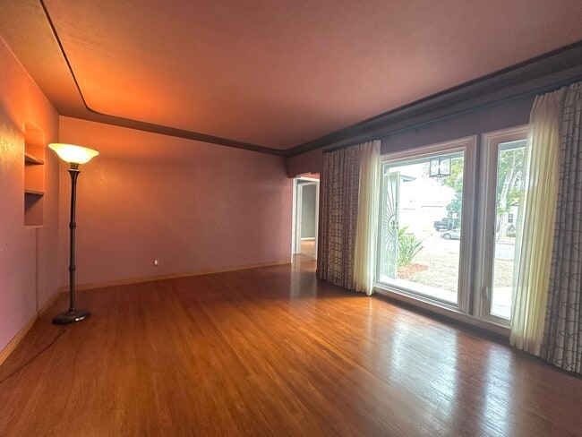 Foto del edificio - Charming 3 bed/2 bath House for Rent in Si...