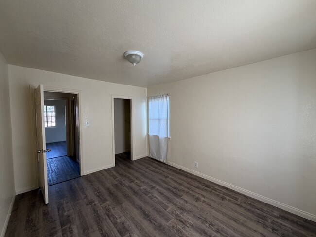 Foto del edificio - 701 Mcclean Ave