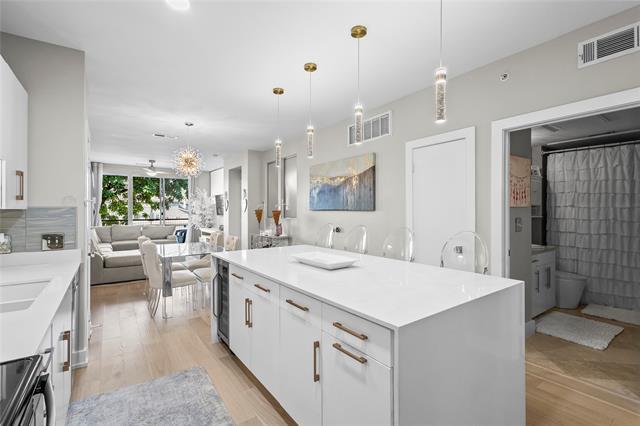 Building Photo - 4333 Gilbert Ave