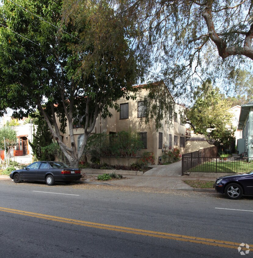 Building Photo - 1405-1437 1/2 Scott Ave