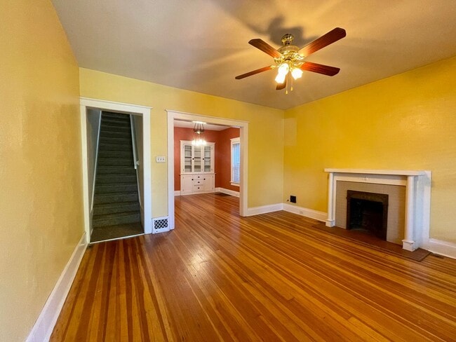 Building Photo - $0 DEPOSIT OPTION! CHARMING 2-STORY, 3 BED 2 BATH TOWNHOME IN WEST WASH PARK