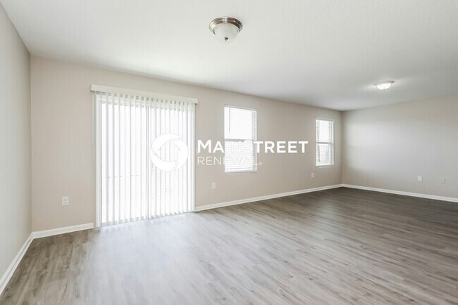Building Photo - 4 Bedroom Pet-Friendly Home in Green Cove Springs, FL with Main Street Renewal