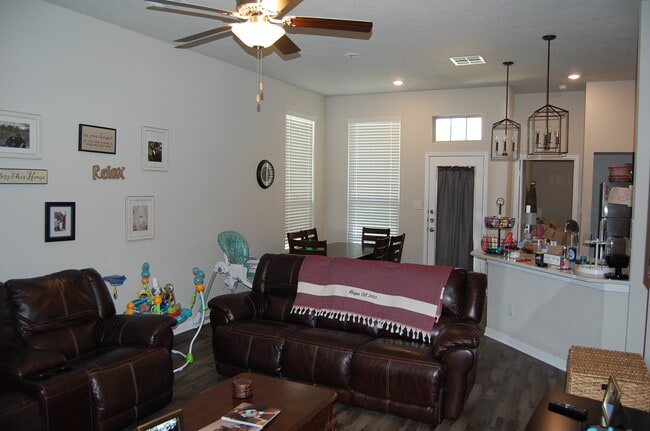 Building Photo - 2110 Markley Dr