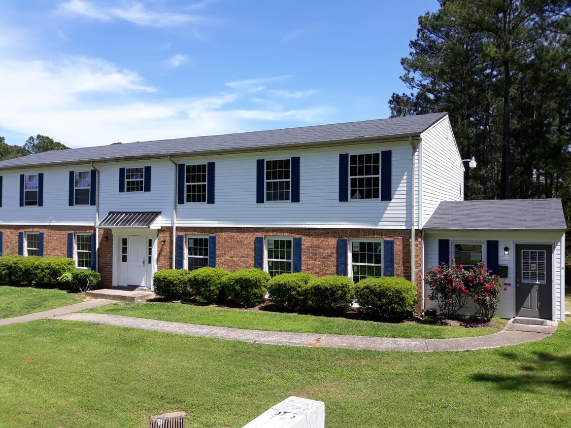 Primary Photo - Walnut Hills Apartments