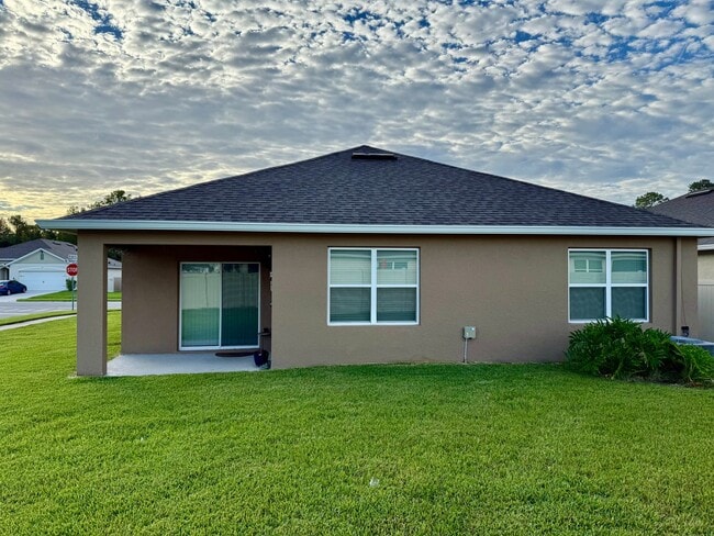 Photo - Nearly New 4-bedroom Sanford Home minutes ...