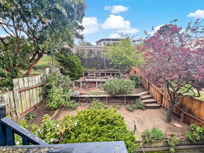 Building Photo - 28 Seal Rock Dr