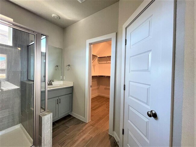 Building Photo - 1120 Bluewood Bnd
