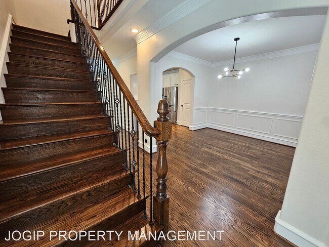 Building Photo - 4 br, 2.5 bath House - 5426 Martel Ave