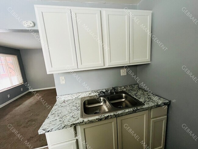 Foto del edificio - 10235 Whittier Ave