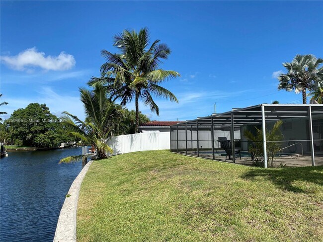 Foto del edificio - 1951 NW 33rd Ct