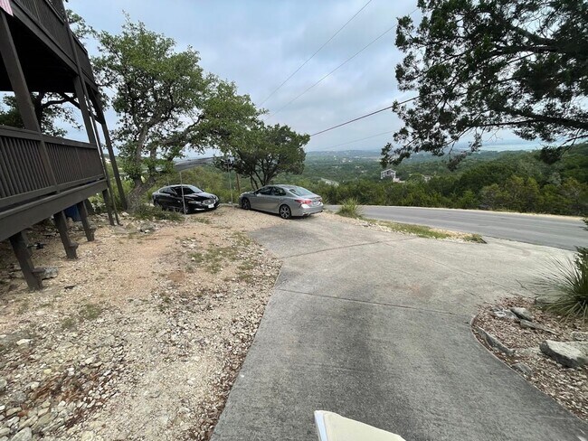 Building Photo - NEW ON MARKET