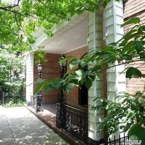 Primary Photo - 35-35 75th St