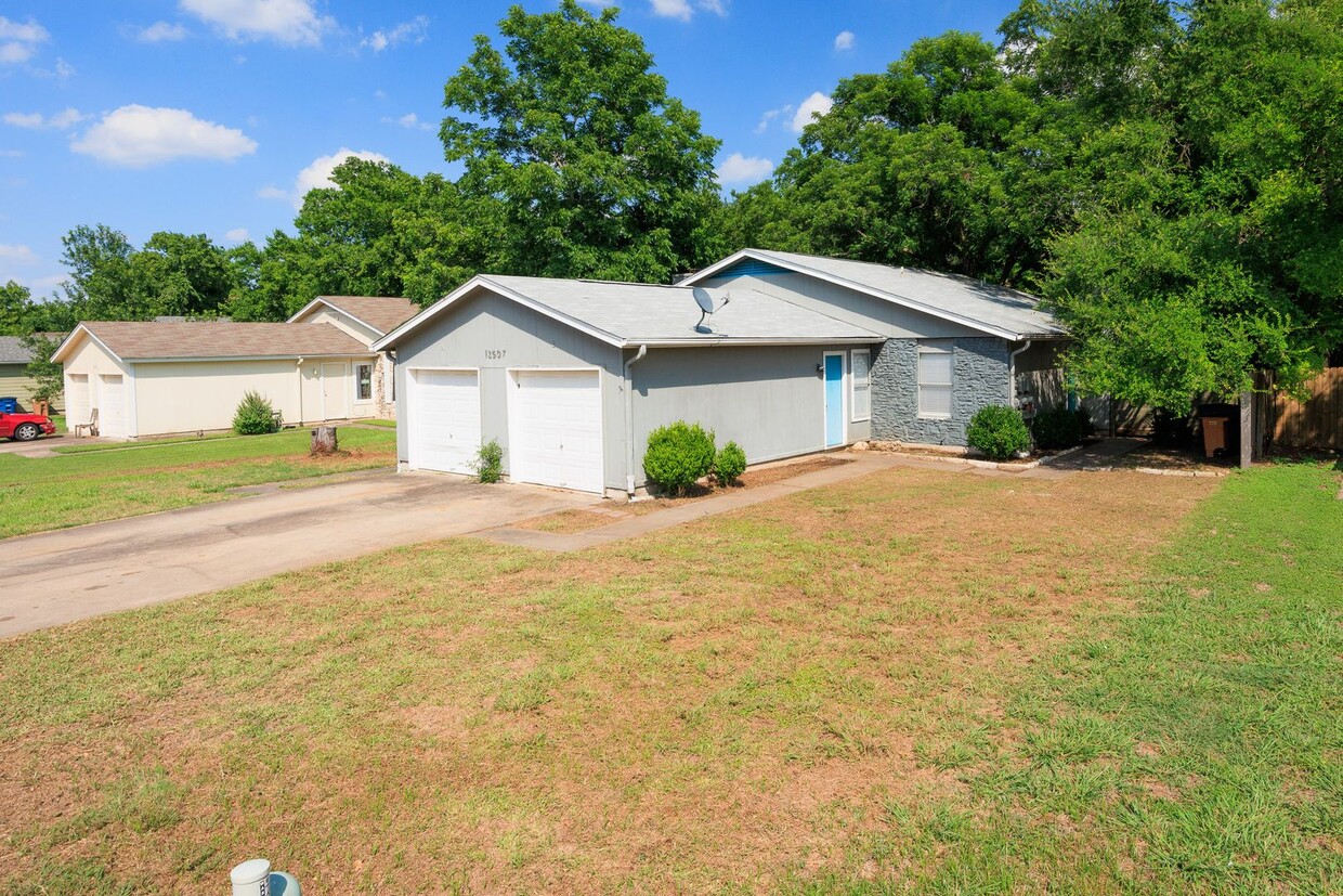 Foto principal - North Austin Duplex, Close to Everything!!!