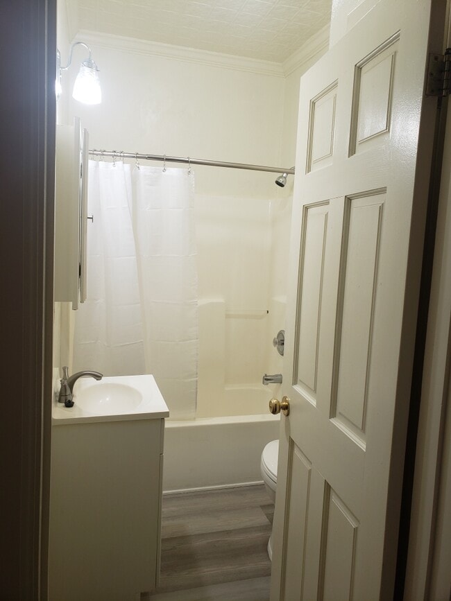 Building Photo - Metro Apartments