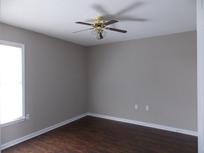 Building Photo - 140 Lanier Dr