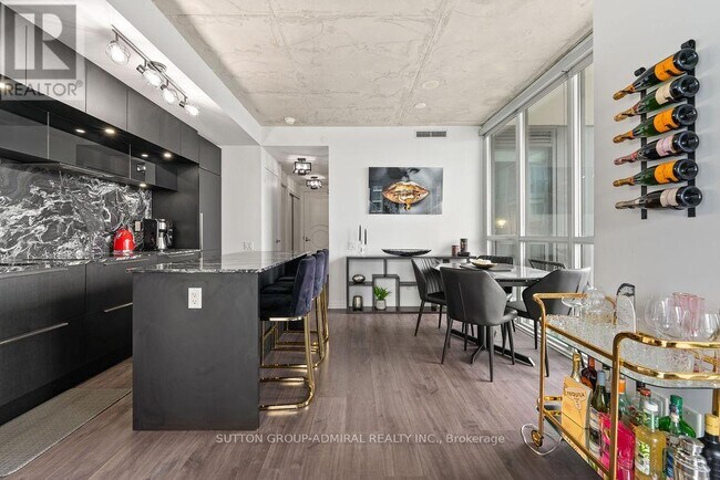 Building Photo - 88 Blue Jays Way