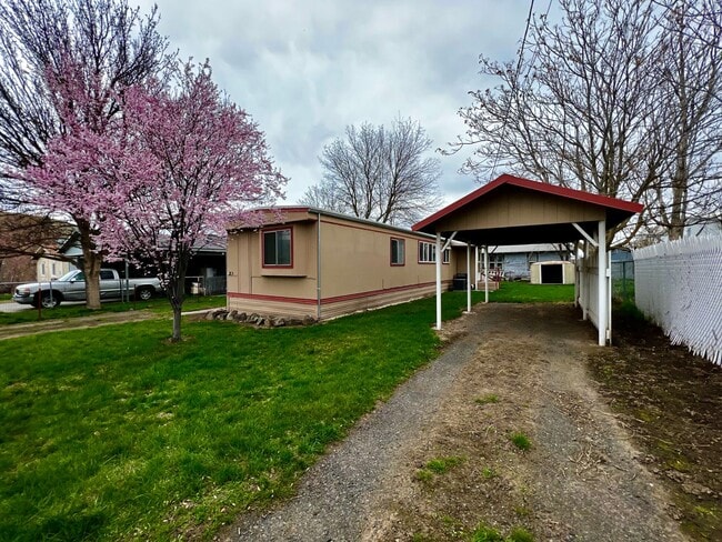 Foto del edificio - Newly Remodeled 3-Bedroom on Fully-Fenced Lot