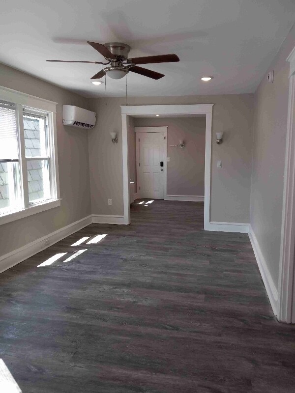 Building Photo - 2527 Edgmont Ave
