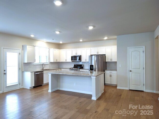 Foto del edificio - 3327 Glenn Hope Wy