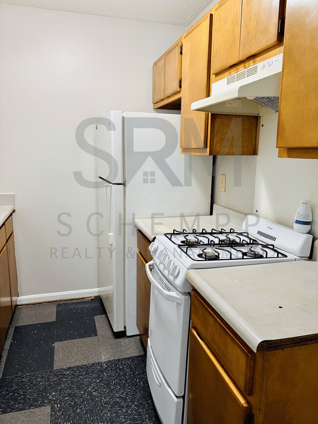 Foto del edificio - First floor one bedroom apartment in Portland- Section 8 accepted