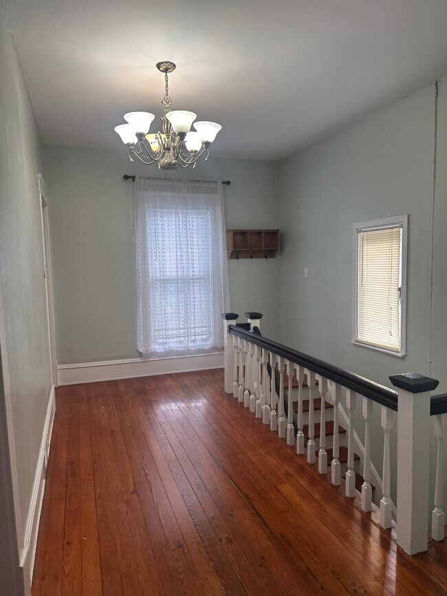 Foto del edificio - 315 E Columbia Ave