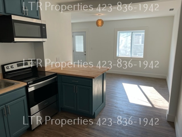 Photo - SIx Unit (1410 E 5th) Apartment