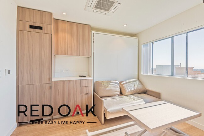 Building Photo - ~2 Weeks FREE~ Co-Living at It's Finest! S...