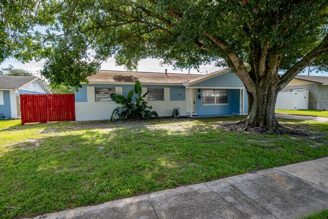 Building Photo - 961 Barbados Ave