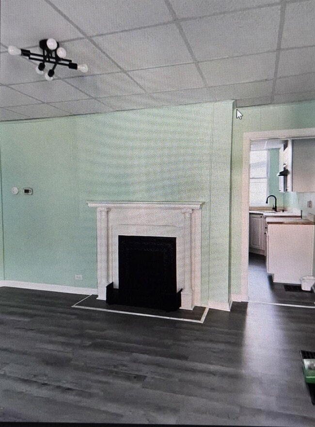 Building Photo - 2504 Woodstock Ave