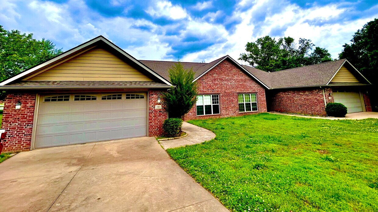 2500 N Loma Linda Dr Unit A, Joplin, MO 64804 Condo for Rent in