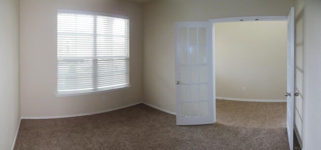Building Photo - 360 Virtual Tour Available
