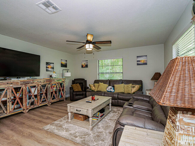 Foto del edificio - 1549 Haverford Ln