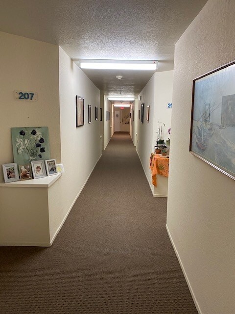 Foto del edificio - Pacific Oaks Senior Apartments