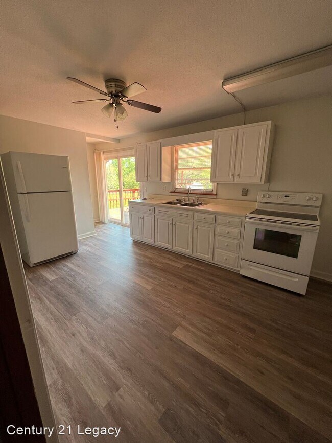 Building Photo - 3 br, 1 bath House - 5014 Unicoi Drive