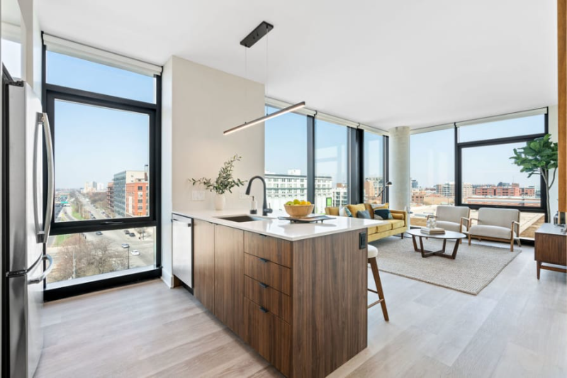 Foto principal - 1120 W Van Buren St