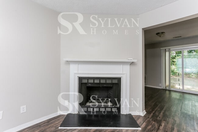 Building Photo - 5697 Wells Cir