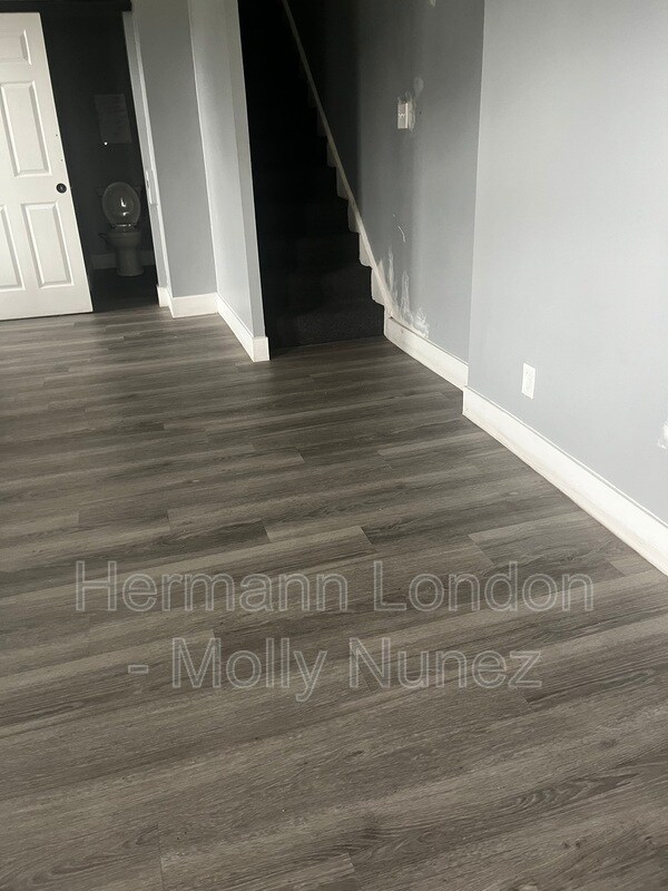 Foto del edificio - 4905 Emerson Ave