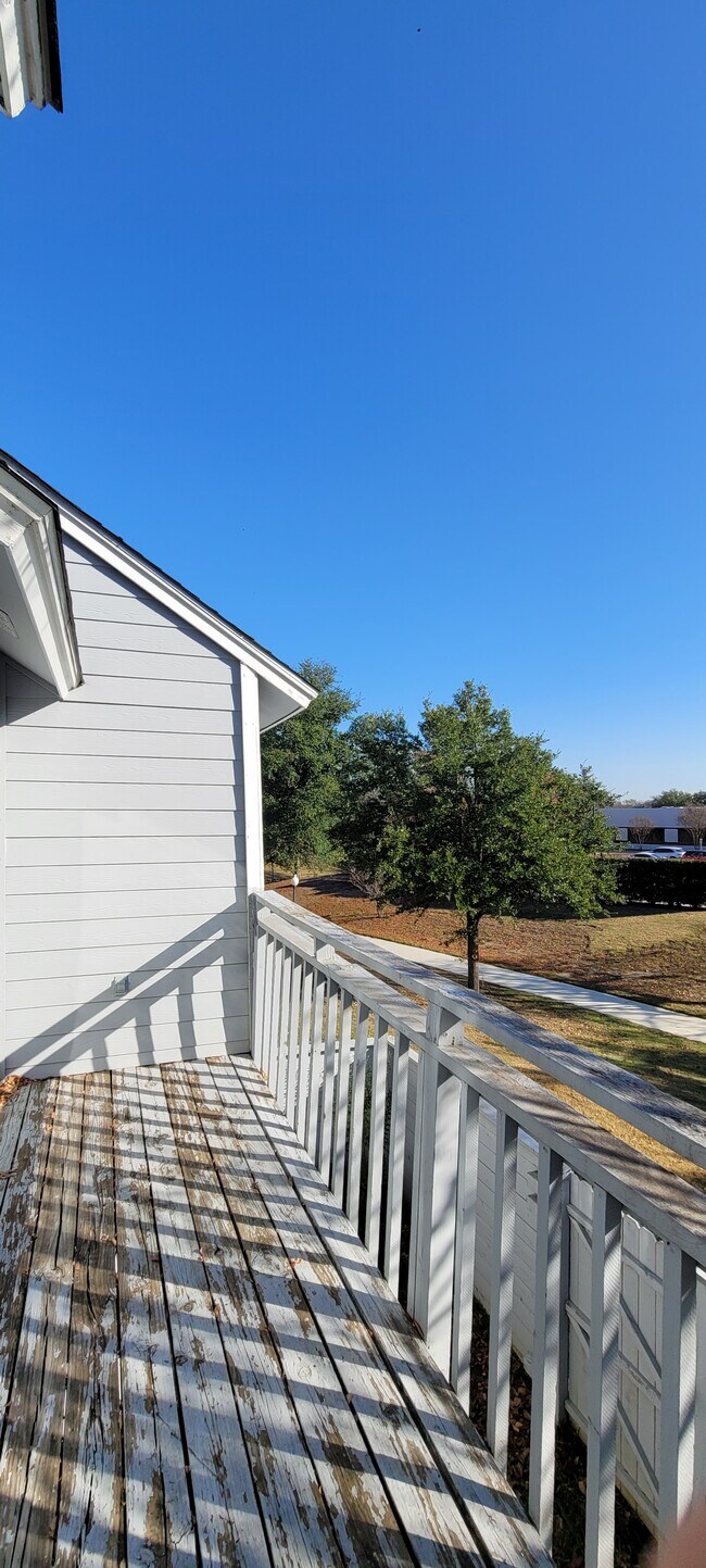 Balcón - 643 Cimarron Trl