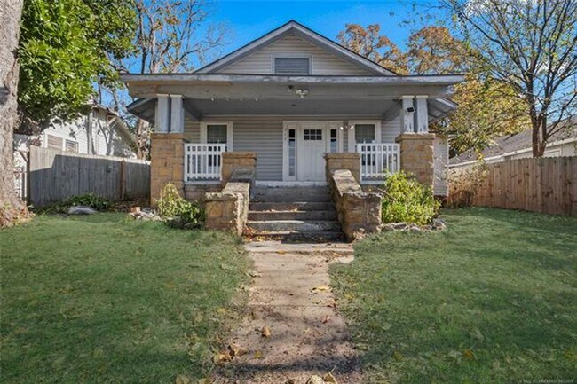 Foto del edificio - Step into this updated 4-bedroom, 2-bath home ideally situated in the heart of Sand Springs.