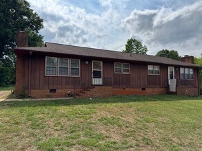 Building Photo - 19 Wedgefield Dr